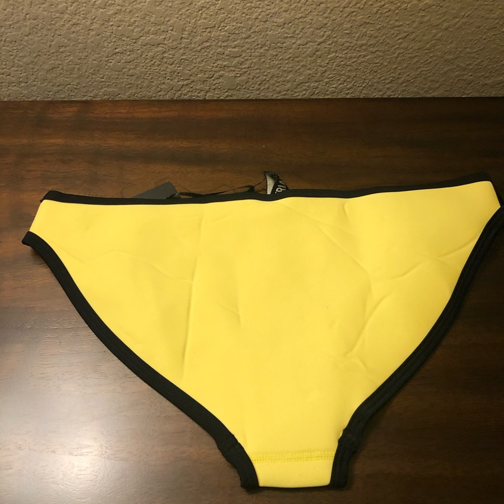 Triangl Swimsuit - Picture 5 of 15